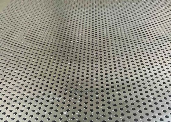 円形の穴の造る正面のための穴があいた金属板、室内装飾、天井、隔壁
