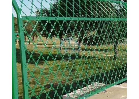 溶接されたかみそりの有刺鉄線BTO22 BTO30かみそりの網の塀の防護壁