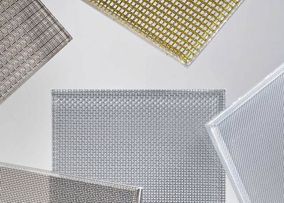 生地はガラス、網入りガラスを薄板にした、薄板にされた建築網は建物に気高く、優雅な魅力を持って来る