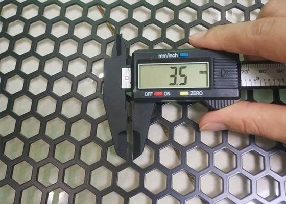 六角形の穴の建築家および塀のために多目的な、安定した経済的な穴があいた金属板
