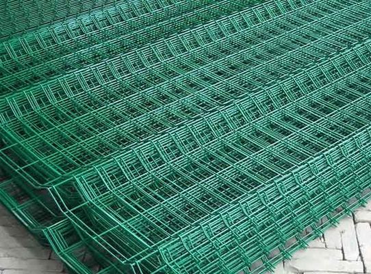 亜鉛メッキ鉄線メッシュフェンス 2.5mm線 50x100mmメッシュ