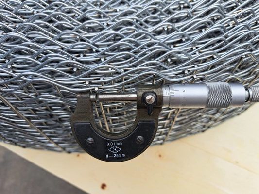 110-295 M ロール長 コンクリート重量コーティング網 化学加工
