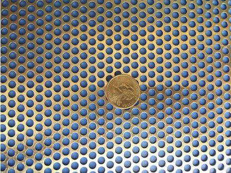 耐久性 穿孔金属ワイヤ網 アルミ素材 軽量 耐腐蝕 建築プロジェクトに適した