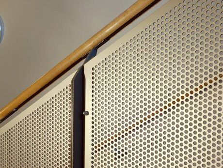 拡張孔状金属ワイヤ網 高強度 柔軟な設計 安全フェンシングと換気システムに適しています