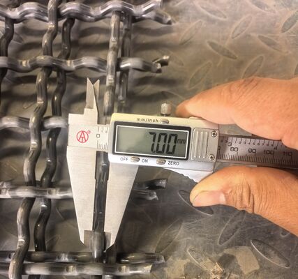 自己洗浄編まれた振動スクリーンの網870x1500mmの端のフック7mmのワイヤー採掘パネルはありません
